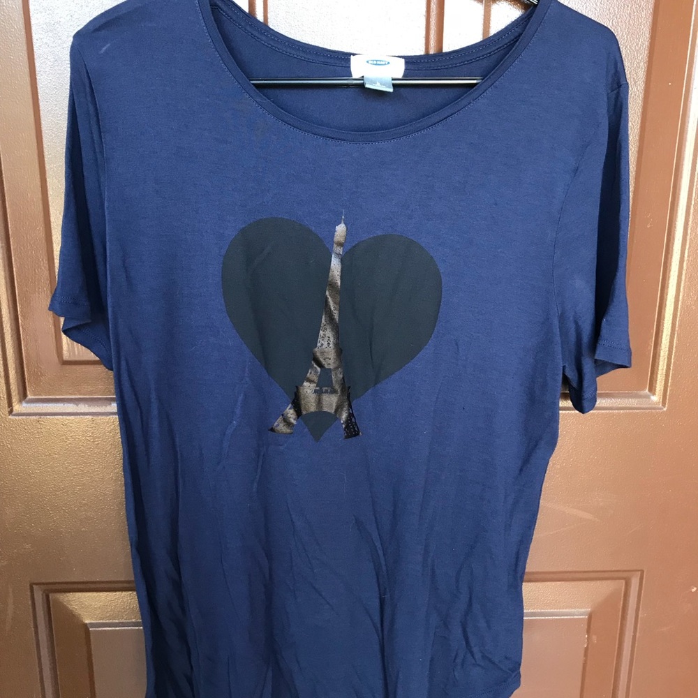 Old Navy t-shirt